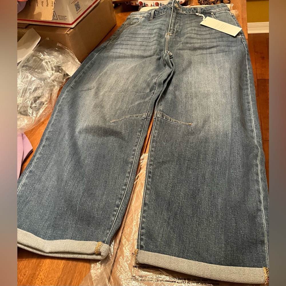 NWT RISEN Los Angelas Straight-Leg Jeans in Medium Blue Wash